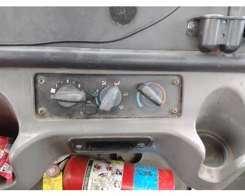 FREIGHTLINER M2 106 TEMPERATURE CONTROL