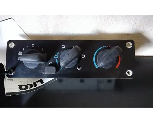 FREIGHTLINER M2 106 TEMPERATURE CONTROL