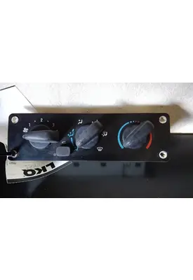 FREIGHTLINER M2 106 TEMPERATURE CONTROL
