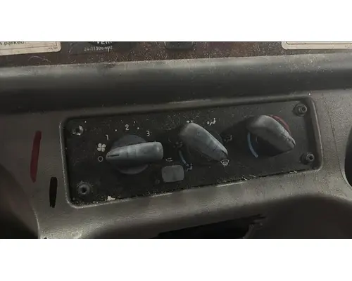 FREIGHTLINER M2 106 TEMPERATURE CONTROL