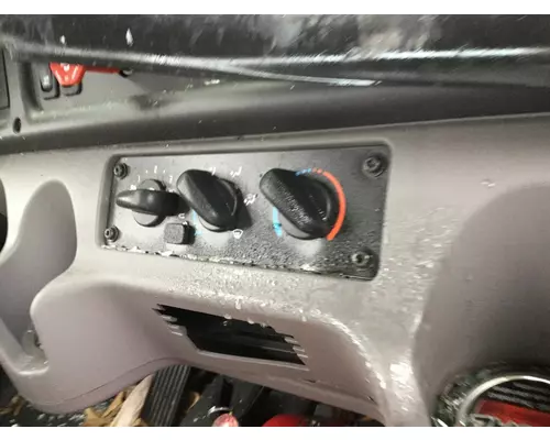 FREIGHTLINER M2 106 TEMPERATURE CONTROL