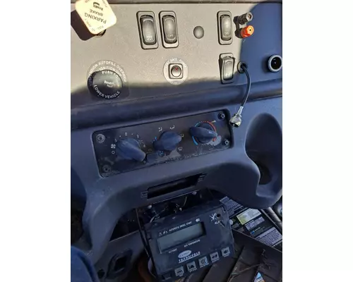 FREIGHTLINER M2 106 TEMPERATURE CONTROL