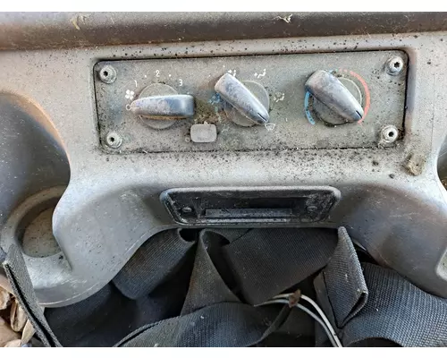 FREIGHTLINER M2 106 TEMPERATURE CONTROL