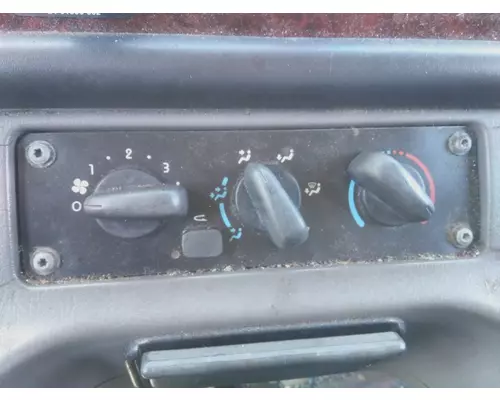 FREIGHTLINER M2 106 TEMPERATURE CONTROL