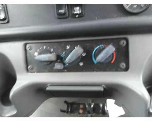 FREIGHTLINER M2 106 TEMPERATURE CONTROL
