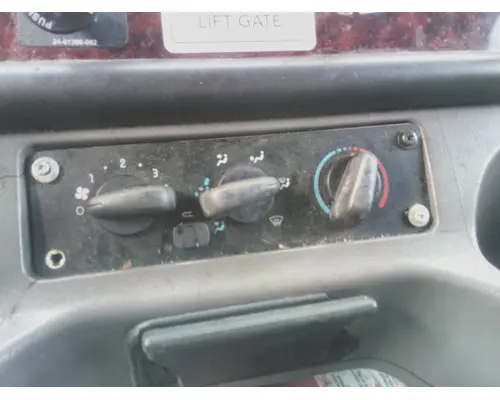 FREIGHTLINER M2 106 TEMPERATURE CONTROL
