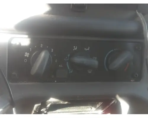 FREIGHTLINER M2 106 TEMPERATURE CONTROL