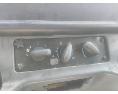 FREIGHTLINER M2 106 TEMPERATURE CONTROL