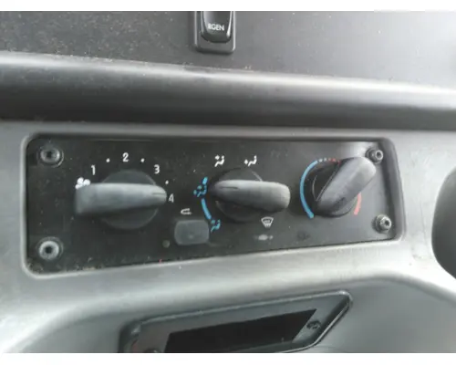 FREIGHTLINER M2 106 TEMPERATURE CONTROL