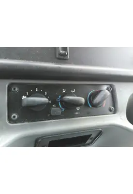 FREIGHTLINER M2 106 TEMPERATURE CONTROL