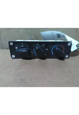 FREIGHTLINER M2 106 TEMPERATURE CONTROL