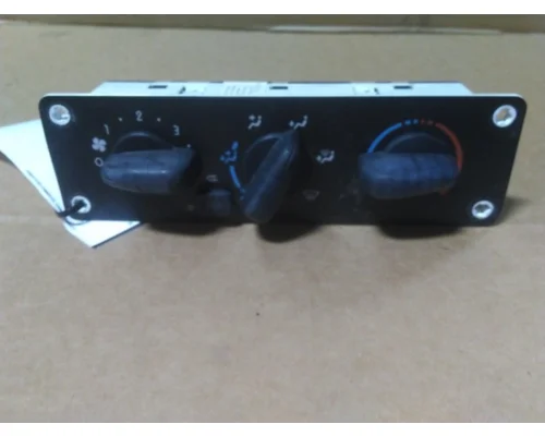 FREIGHTLINER M2 106 TEMPERATURE CONTROL