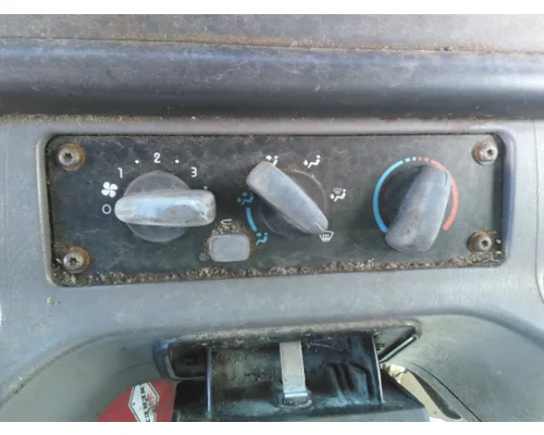 FREIGHTLINER M2 106 TEMPERATURE CONTROL