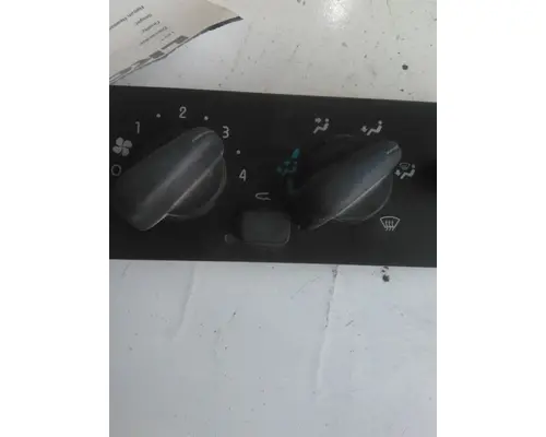 FREIGHTLINER M2 106 TEMPERATURE CONTROL