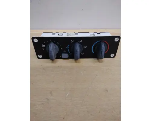 FREIGHTLINER M2 106 TEMPERATURE CONTROL