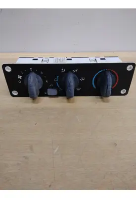 FREIGHTLINER M2 106 TEMPERATURE CONTROL