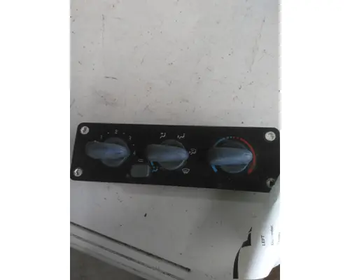 FREIGHTLINER M2 106 TEMPERATURE CONTROL
