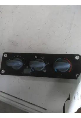 FREIGHTLINER M2 106 TEMPERATURE CONTROL