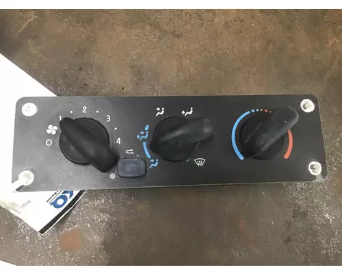 FREIGHTLINER M2 106 TEMPERATURE CONTROL