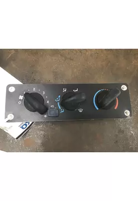 FREIGHTLINER M2 106 TEMPERATURE CONTROL