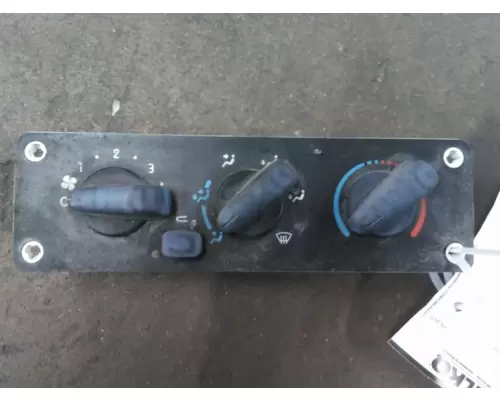 FREIGHTLINER M2 106 TEMPERATURE CONTROL