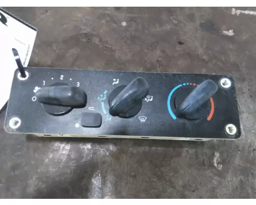 FREIGHTLINER M2 106 TEMPERATURE CONTROL