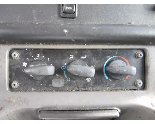 FREIGHTLINER M2 106 TEMPERATURE CONTROL