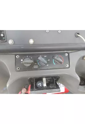 FREIGHTLINER M2 106 TEMPERATURE CONTROL