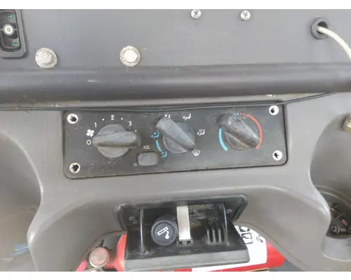 FREIGHTLINER M2 106 TEMPERATURE CONTROL