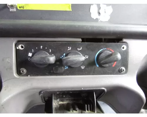 FREIGHTLINER M2 106 TEMPERATURE CONTROL