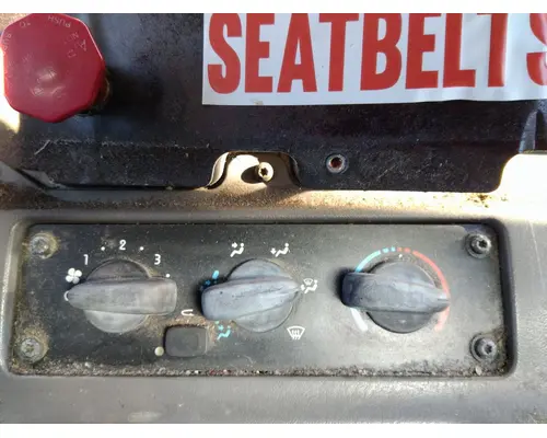 FREIGHTLINER M2 106 TEMPERATURE CONTROL