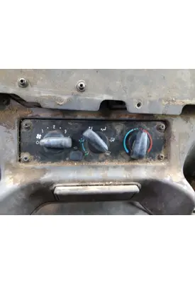 FREIGHTLINER M2 106 TEMPERATURE CONTROL