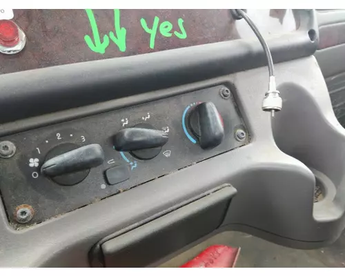 FREIGHTLINER M2 106 TEMPERATURE CONTROL