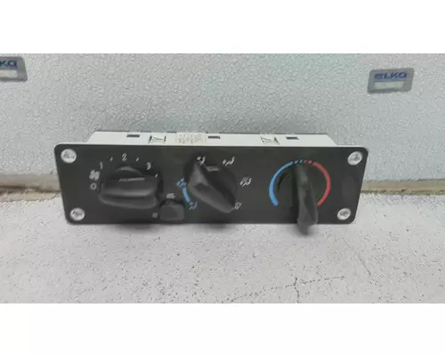 FREIGHTLINER M2 106 TEMPERATURE CONTROL