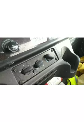 FREIGHTLINER M2 106 TEMPERATURE CONTROL