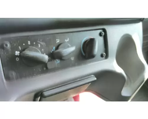 FREIGHTLINER M2 106 TEMPERATURE CONTROL