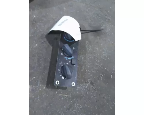 FREIGHTLINER M2 106 TEMPERATURE CONTROL