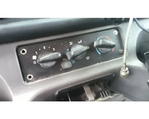 FREIGHTLINER M2 106 TEMPERATURE CONTROL