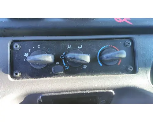 FREIGHTLINER M2 106 TEMPERATURE CONTROL