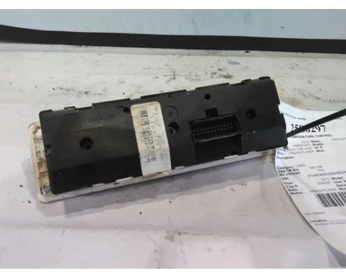 FREIGHTLINER M2 106 TEMPERATURE CONTROL