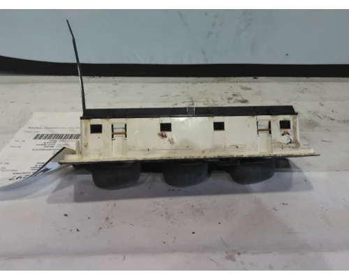 FREIGHTLINER M2 106 TEMPERATURE CONTROL