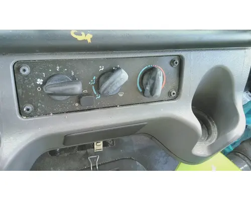 FREIGHTLINER M2 106 TEMPERATURE CONTROL