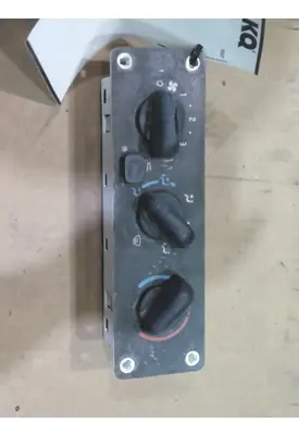 FREIGHTLINER M2 106 TEMPERATURE CONTROL