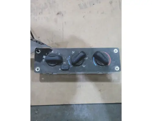 FREIGHTLINER M2 106 TEMPERATURE CONTROL
