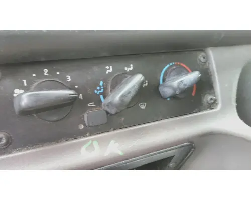 FREIGHTLINER M2 106 TEMPERATURE CONTROL