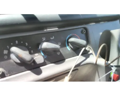 FREIGHTLINER M2 106 TEMPERATURE CONTROL