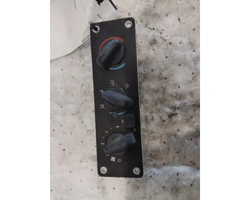 FREIGHTLINER M2 106 TEMPERATURE CONTROL