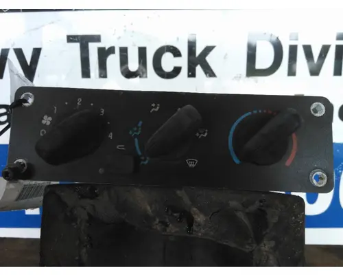 FREIGHTLINER M2 106 TEMPERATURE CONTROL