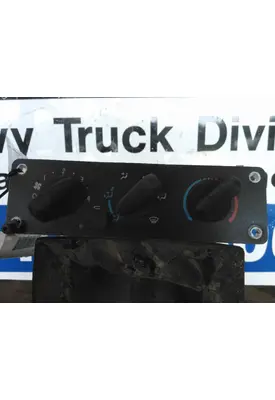 FREIGHTLINER M2 106 TEMPERATURE CONTROL