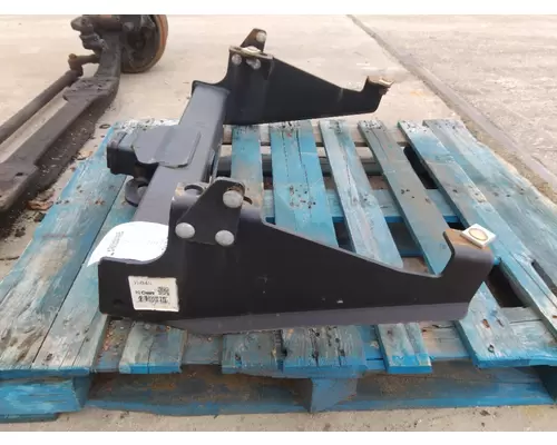FREIGHTLINER M2 106 TRAILER HITCH
